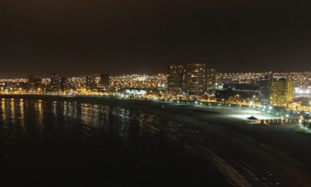 Imagen nocturna de Iquique, 2009.