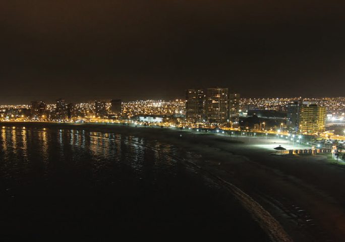 Imagen nocturna de Iquique, 2009.