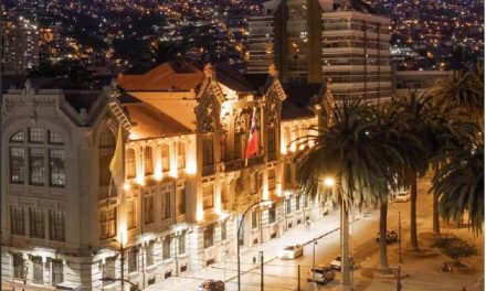 Casa Central PUCV SOPORTE ACADÉMICO DE LA CIUDAD PUERTO