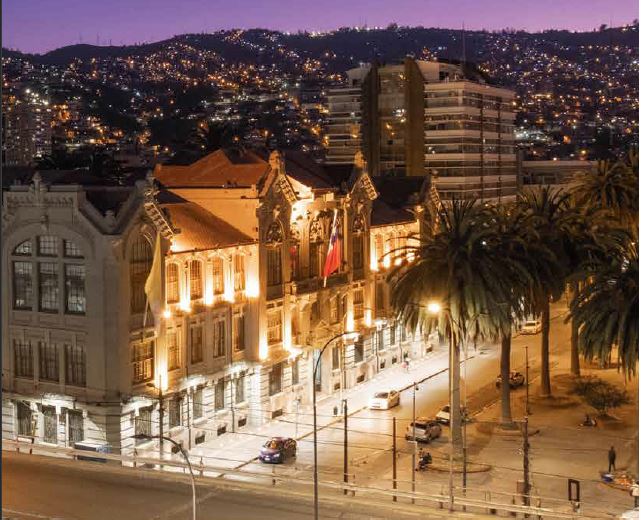 Casa Central PUCV SOPORTE ACADÉMICO DE LA CIUDAD PUERTO